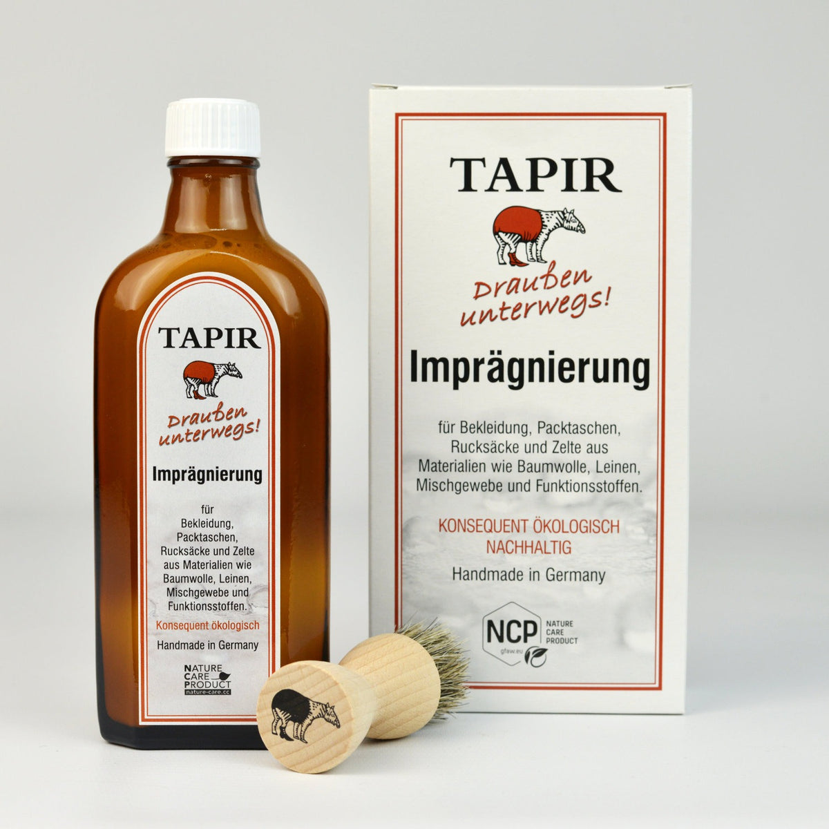 Tapir-Imprägnierung mit Karton und davor liegender Auftragsbürste