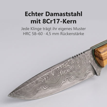 Nahaufnahme der Damastklinge mit 8Cr17-Kern des Wildglow Outdoormessers